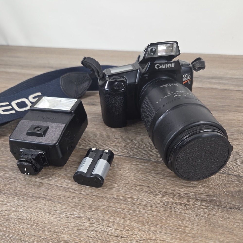 Canon EOS Rebel S Film Camera w/ Canon Zoom Lens EF 100-200mm 1: 4.5 Untested